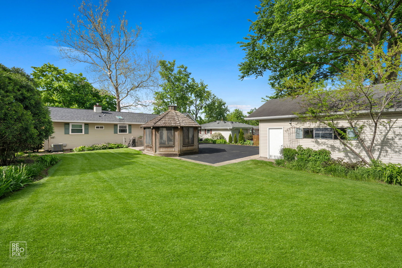 114 59th Street, Willowbrook, IL 60527