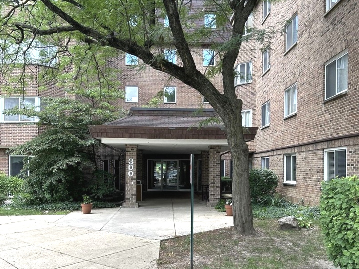 300 Roselle Road #419, Schaumburg, IL 60193