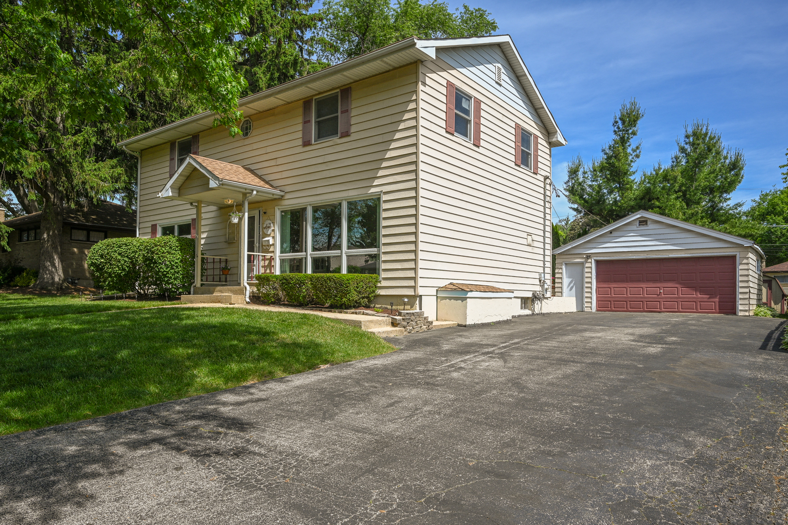 114 W Berkshire Avenue, Lombard, IL 60148