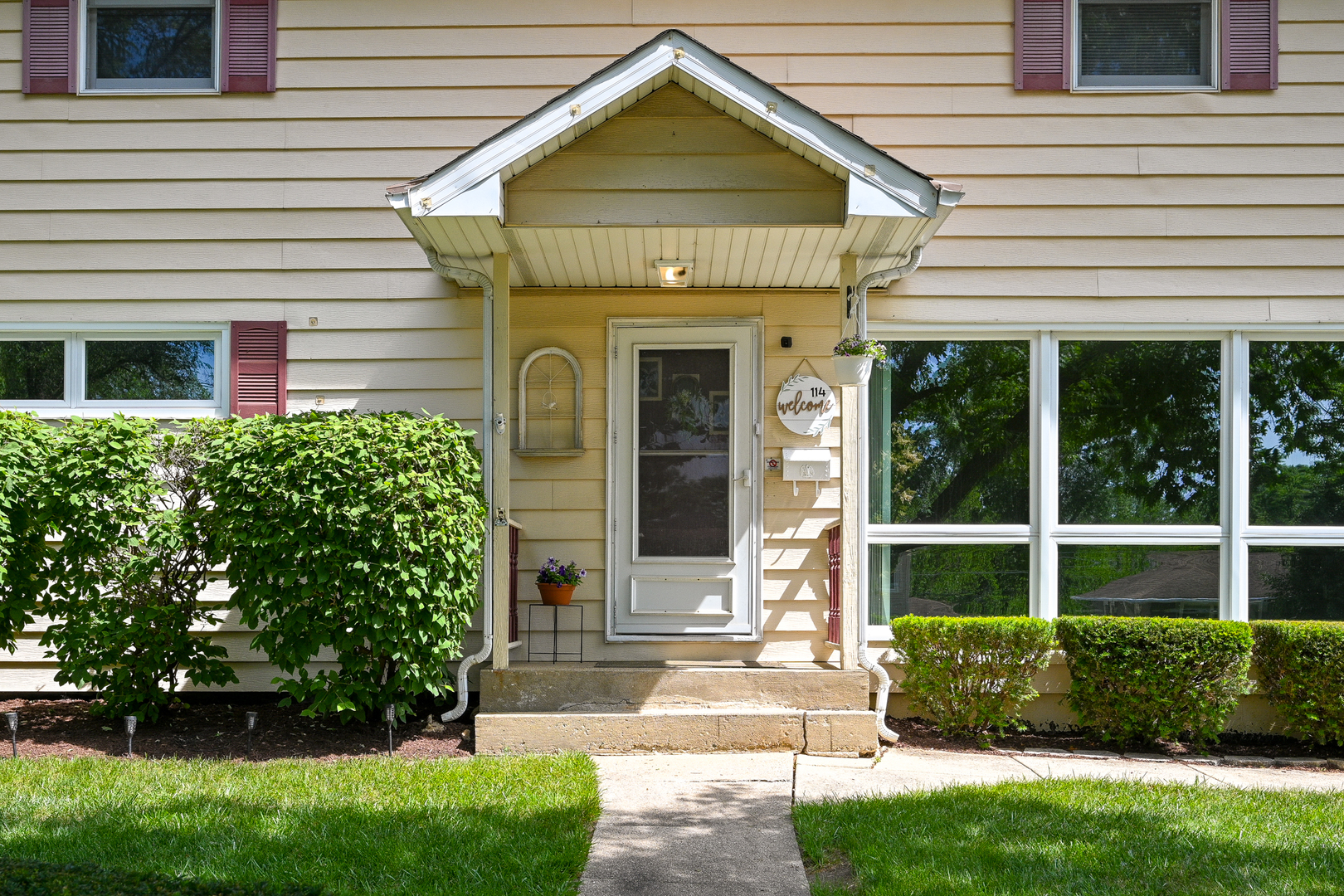 114 W Berkshire Avenue, Lombard, IL 60148