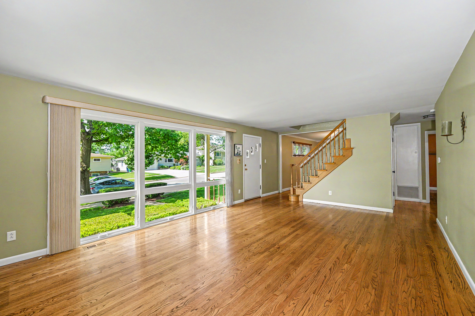 114 W Berkshire Avenue, Lombard, IL 60148