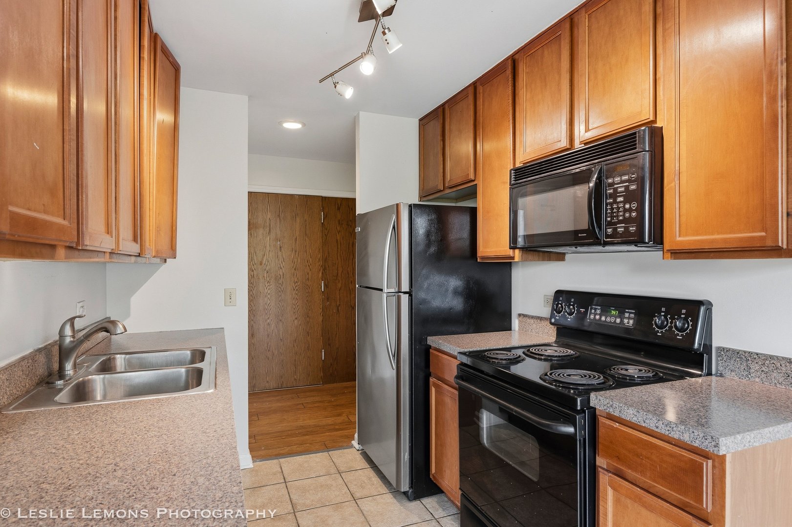 5950 OAKWOOD Drive #4K, Lisle, IL 60532