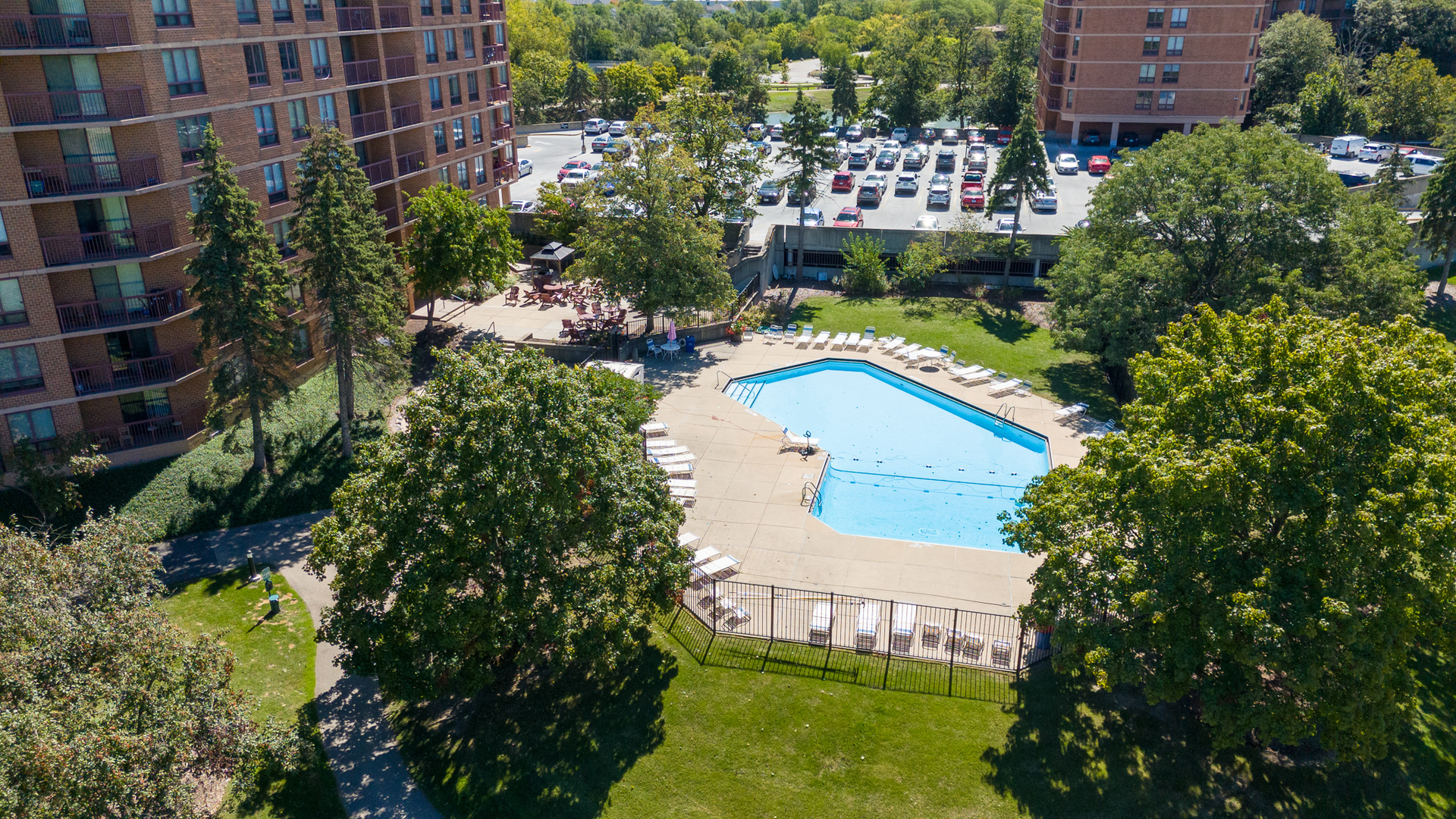 5950 OAKWOOD Drive #4K, Lisle, IL 60532
