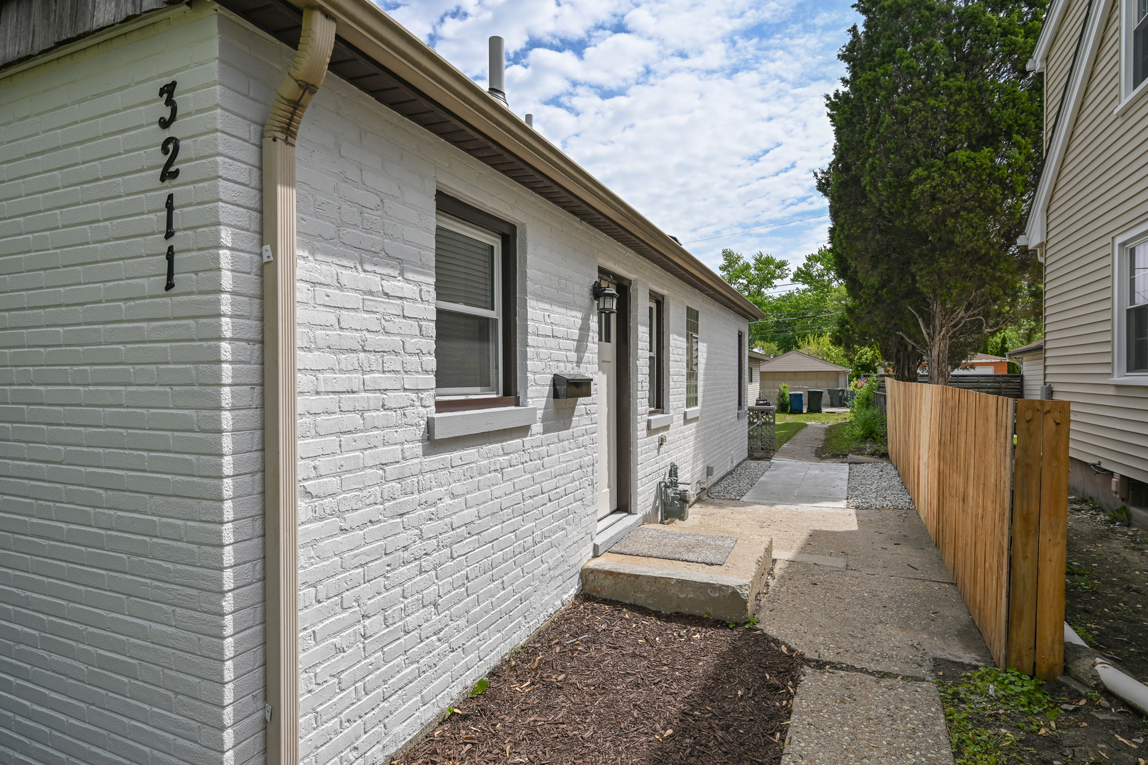 3211 GEORGE Street, Franklin Park, IL 60131