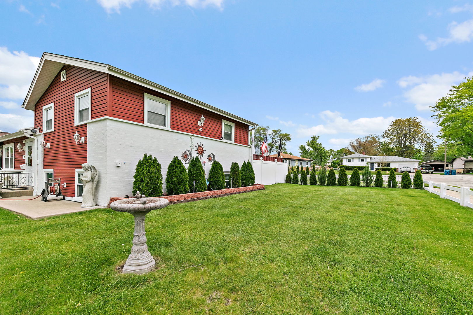 115 N Rose Avenue, Addison, IL 60101