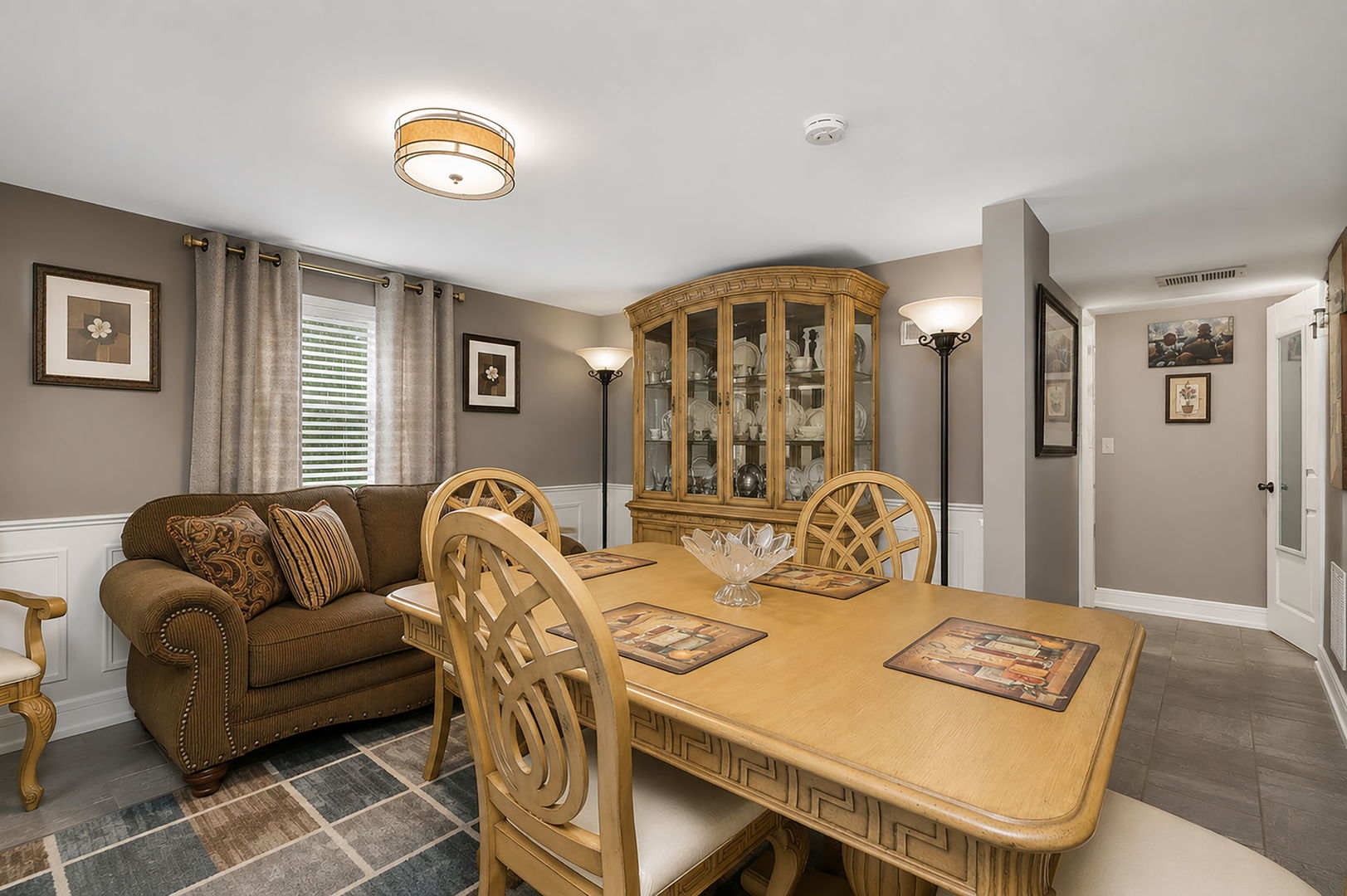 115 N Rose Avenue, Addison, IL 60101