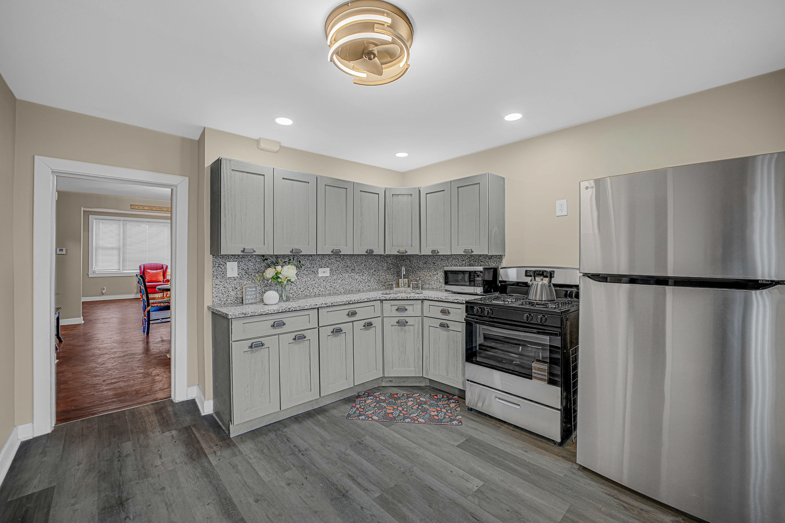 3749 S Union Avenue, Chicago, IL 60609