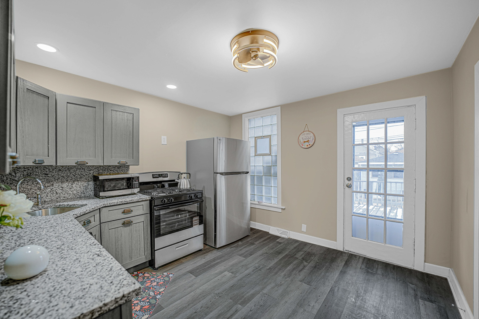 3749 S Union Avenue, Chicago, IL 60609