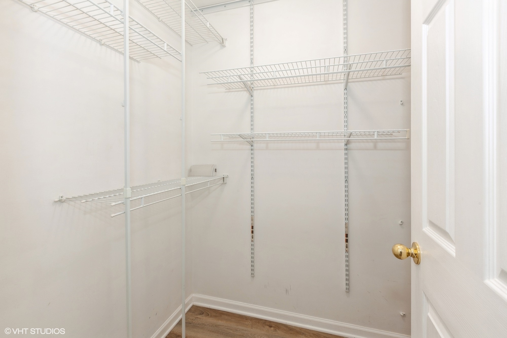 2215 Stoughton Drive #2215, Aurora, IL 60502