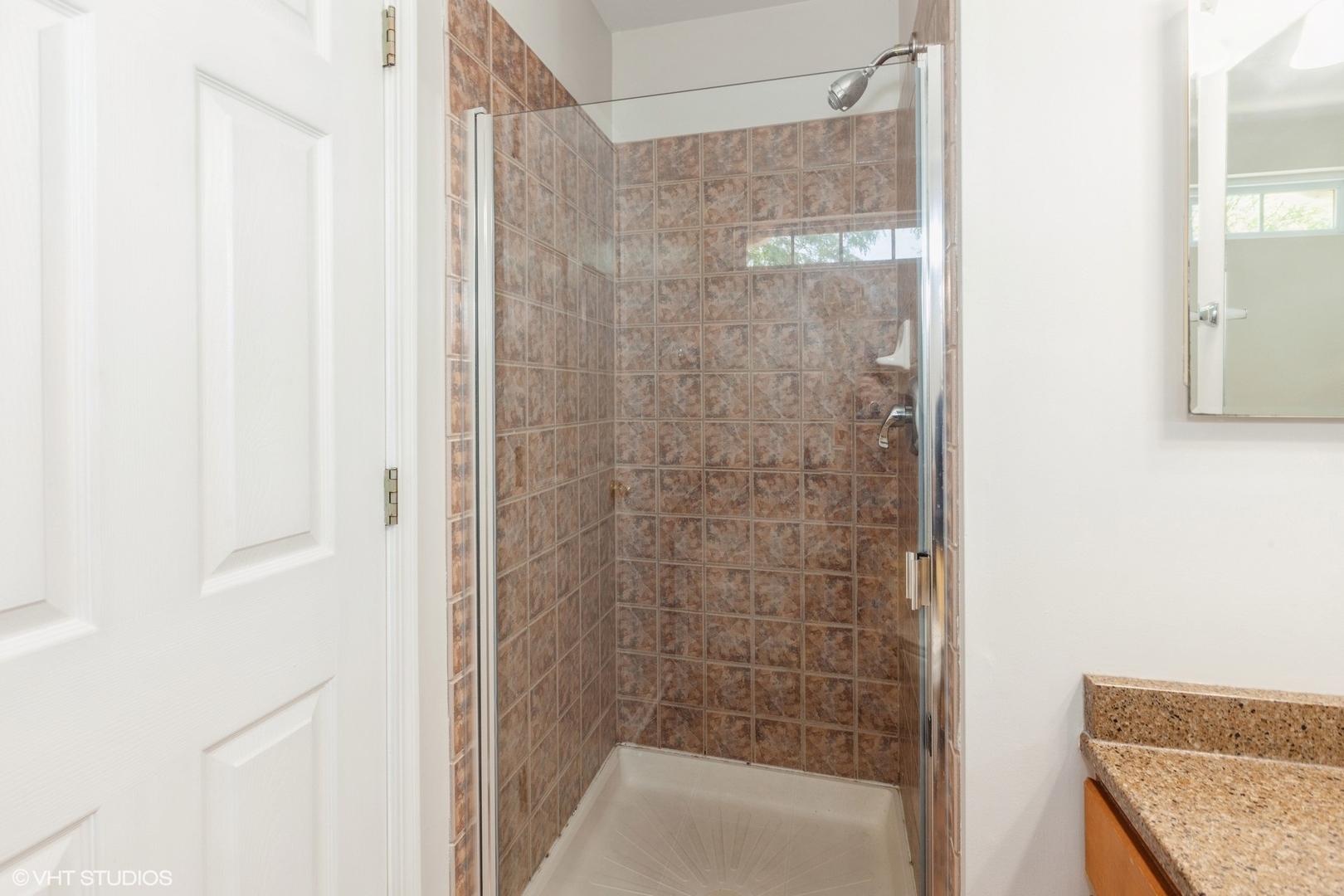 2215 Stoughton Drive #2215, Aurora, IL 60502