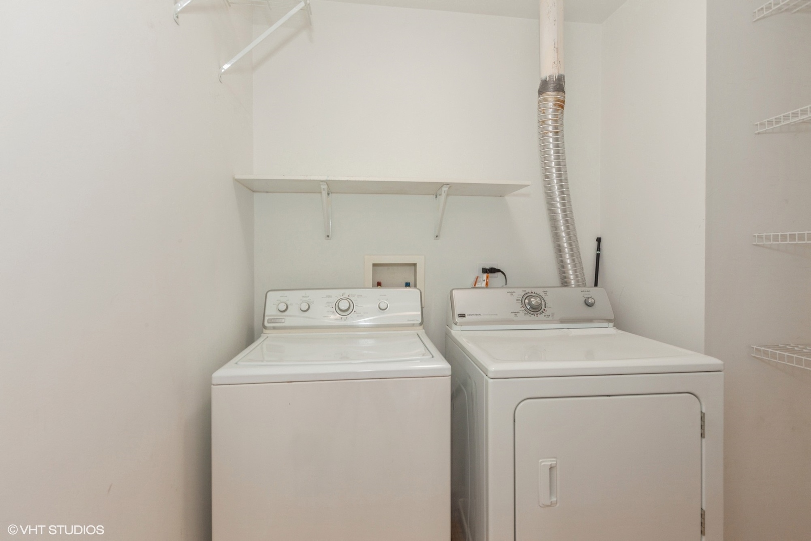 2215 Stoughton Drive #2215, Aurora, IL 60502