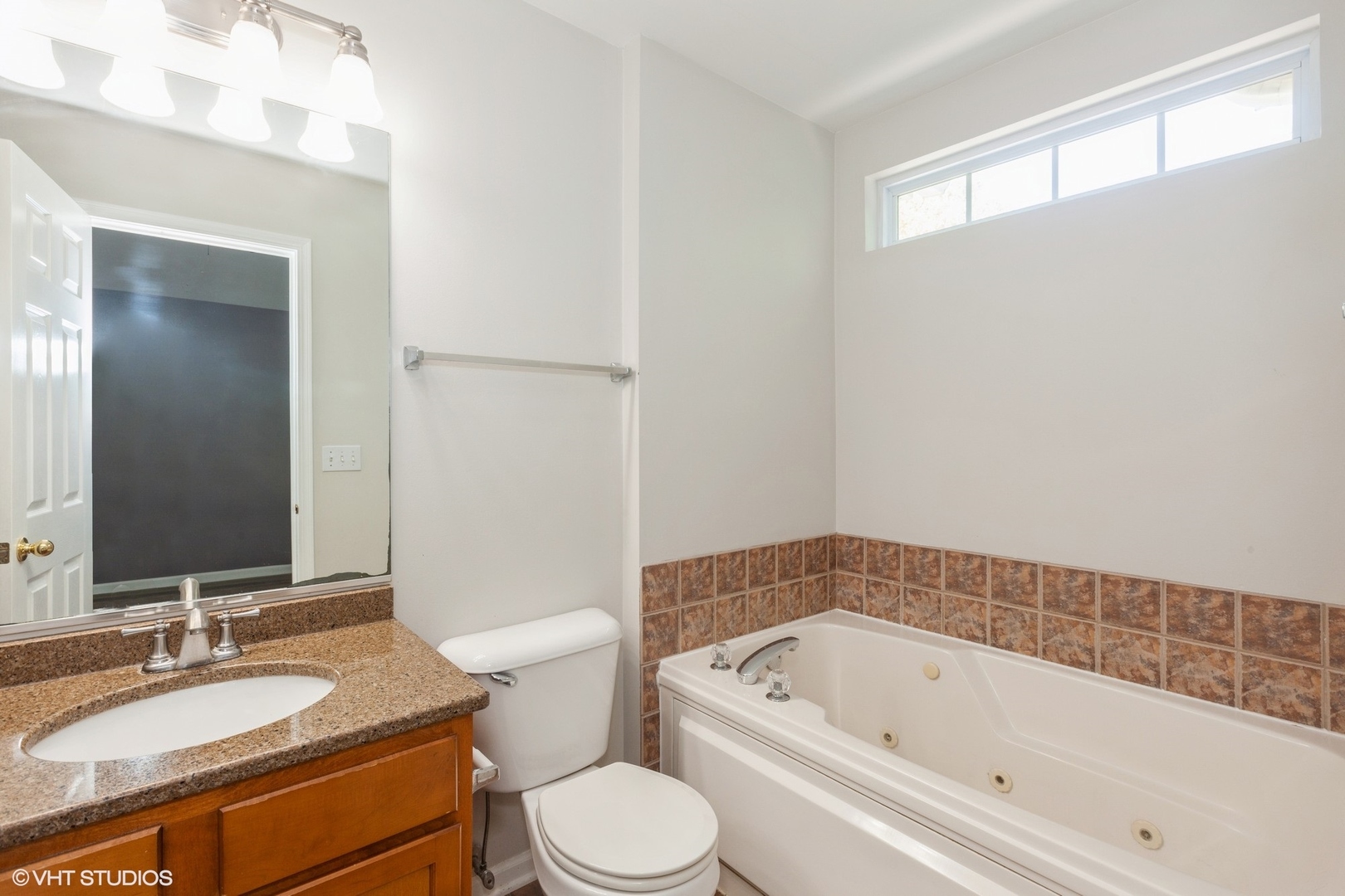 2215 Stoughton Drive #2215, Aurora, IL 60502