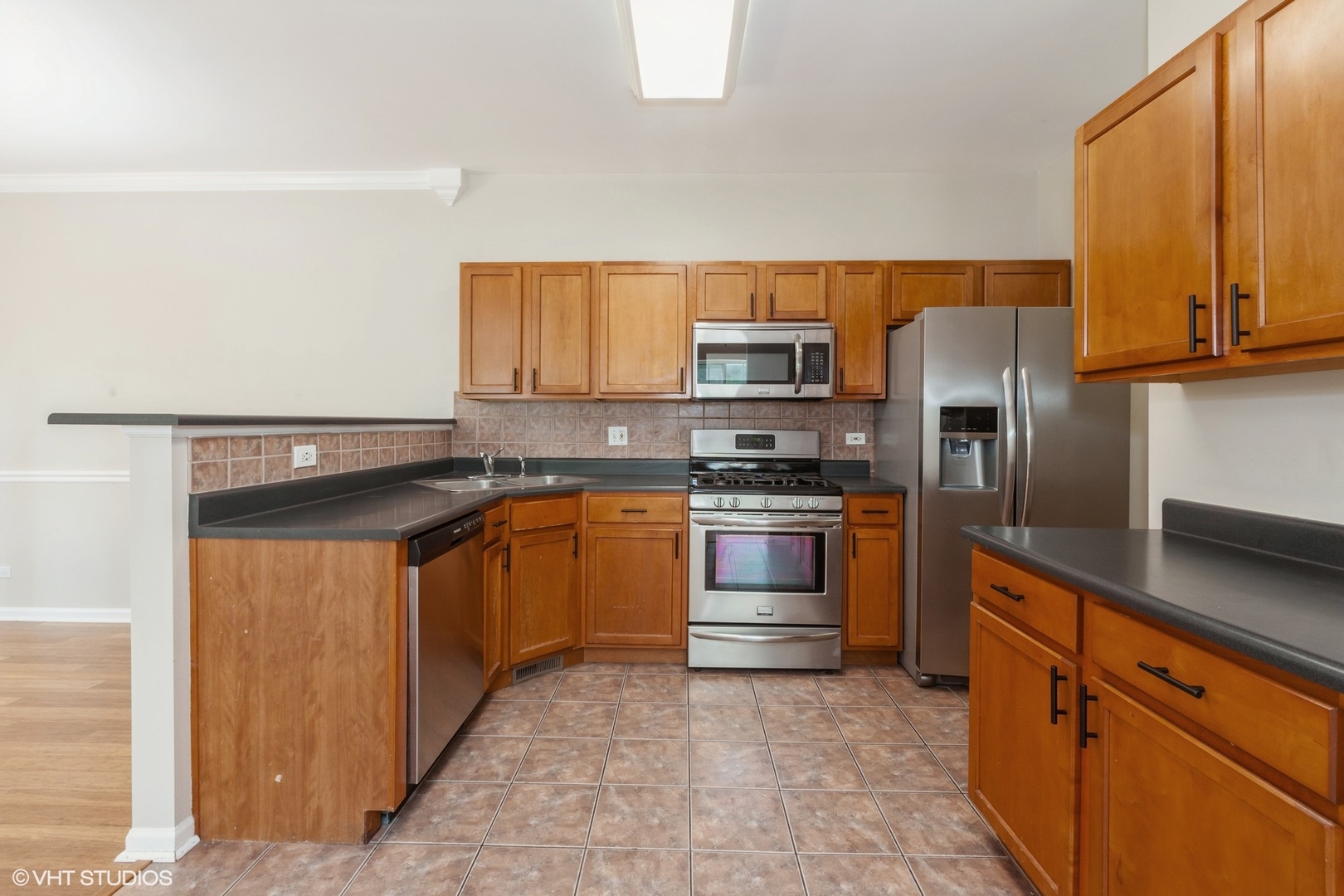 2215 Stoughton Drive #2215, Aurora, IL 60502