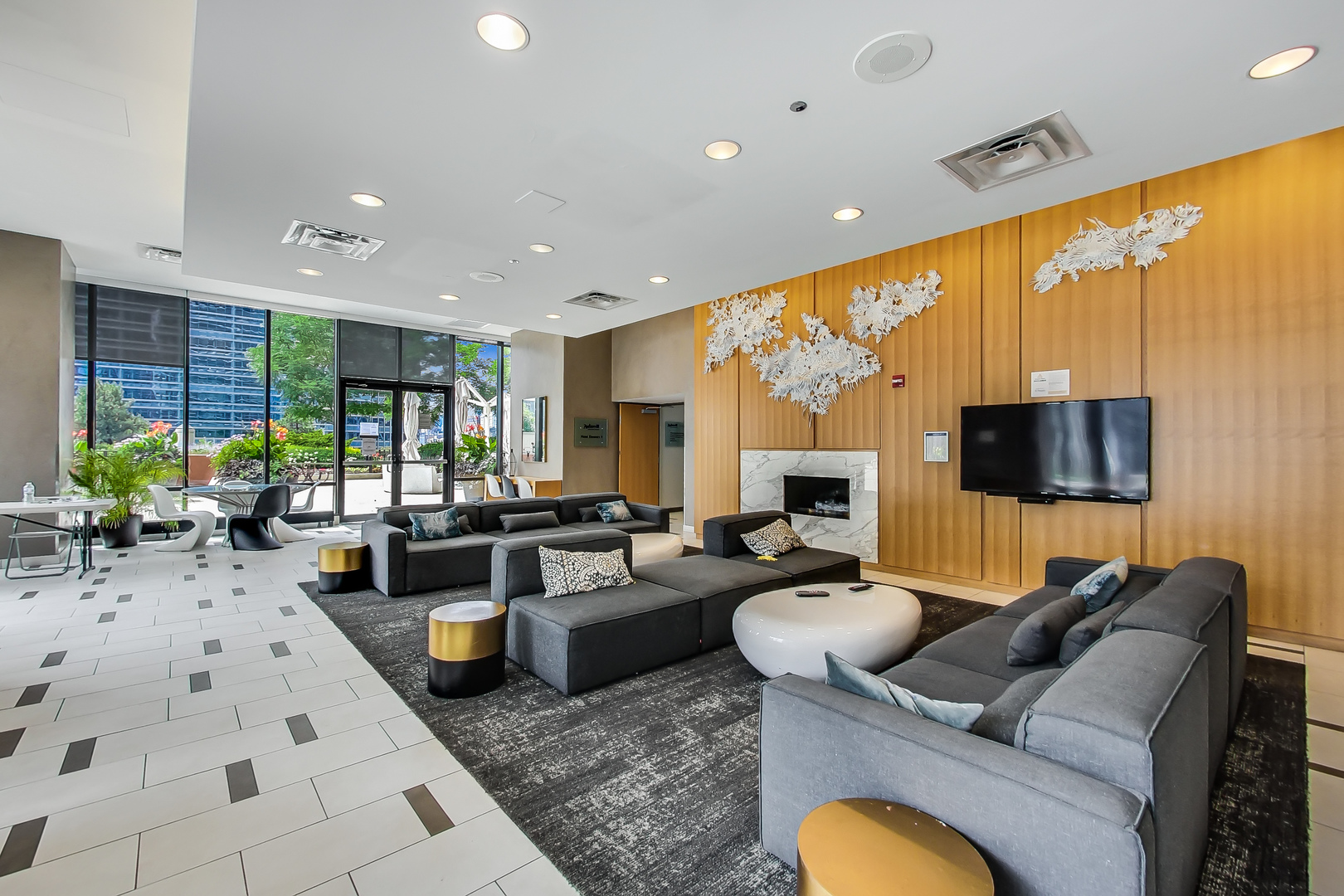 225 N Columbus Drive #5701, Chicago, IL 60601
