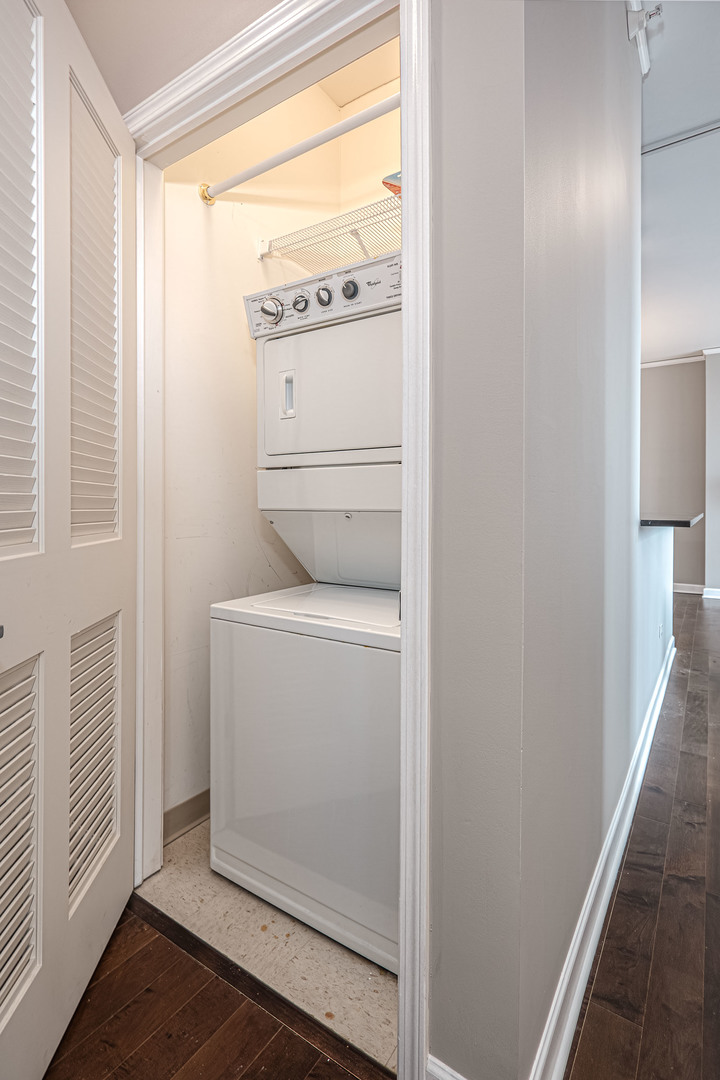 225 N Columbus Drive #5701, Chicago, IL 60601