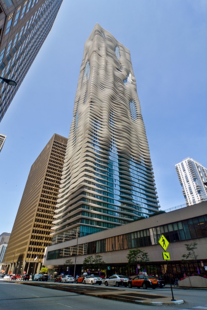 225 N Columbus Drive #5701, Chicago, IL 60601