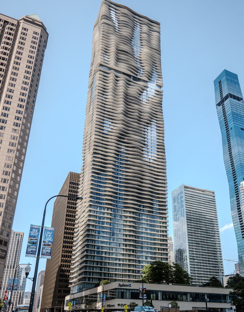 225 N Columbus Drive #5701, Chicago, IL 60601