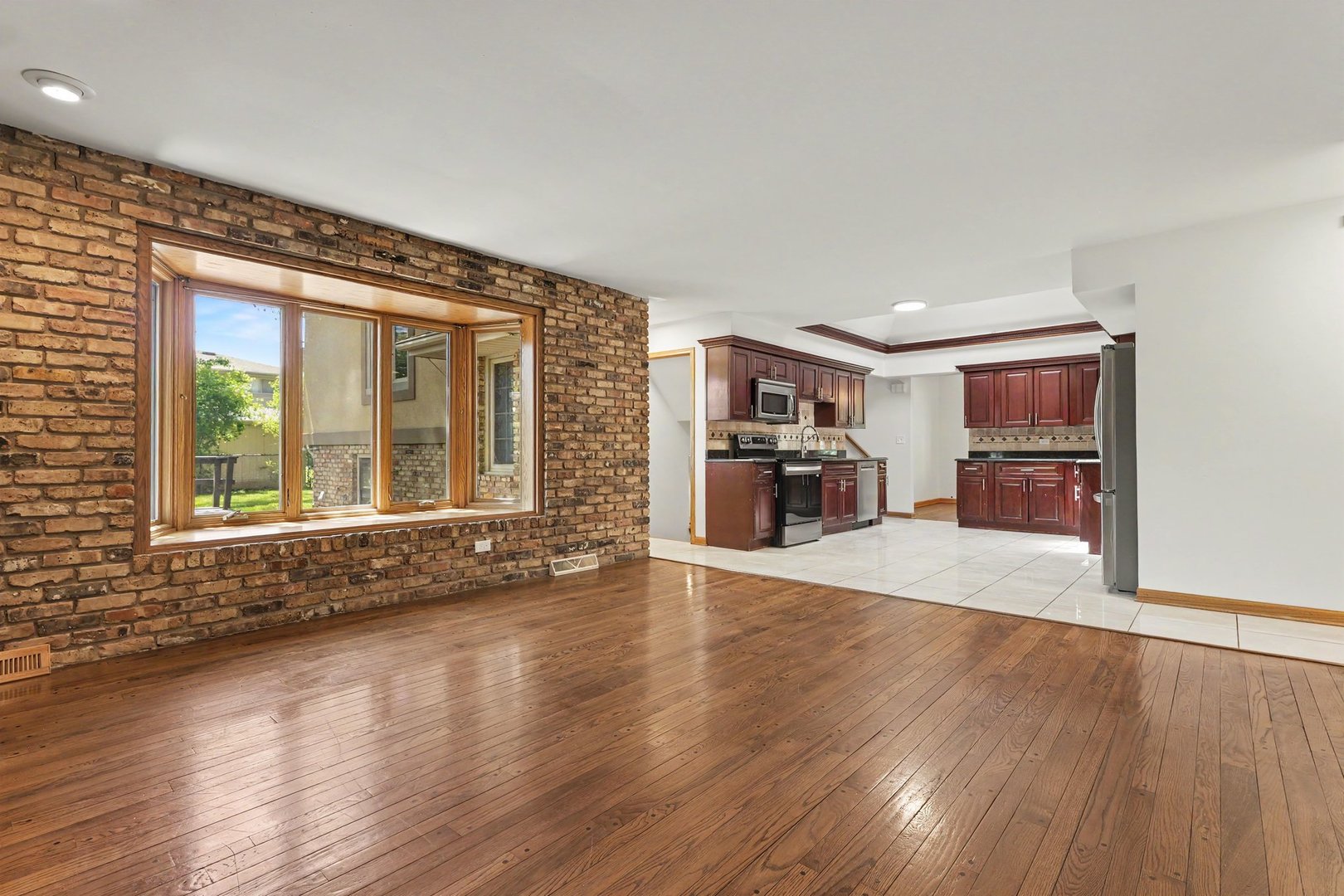 6351 W 124th Place, Palos Heights, IL 60463