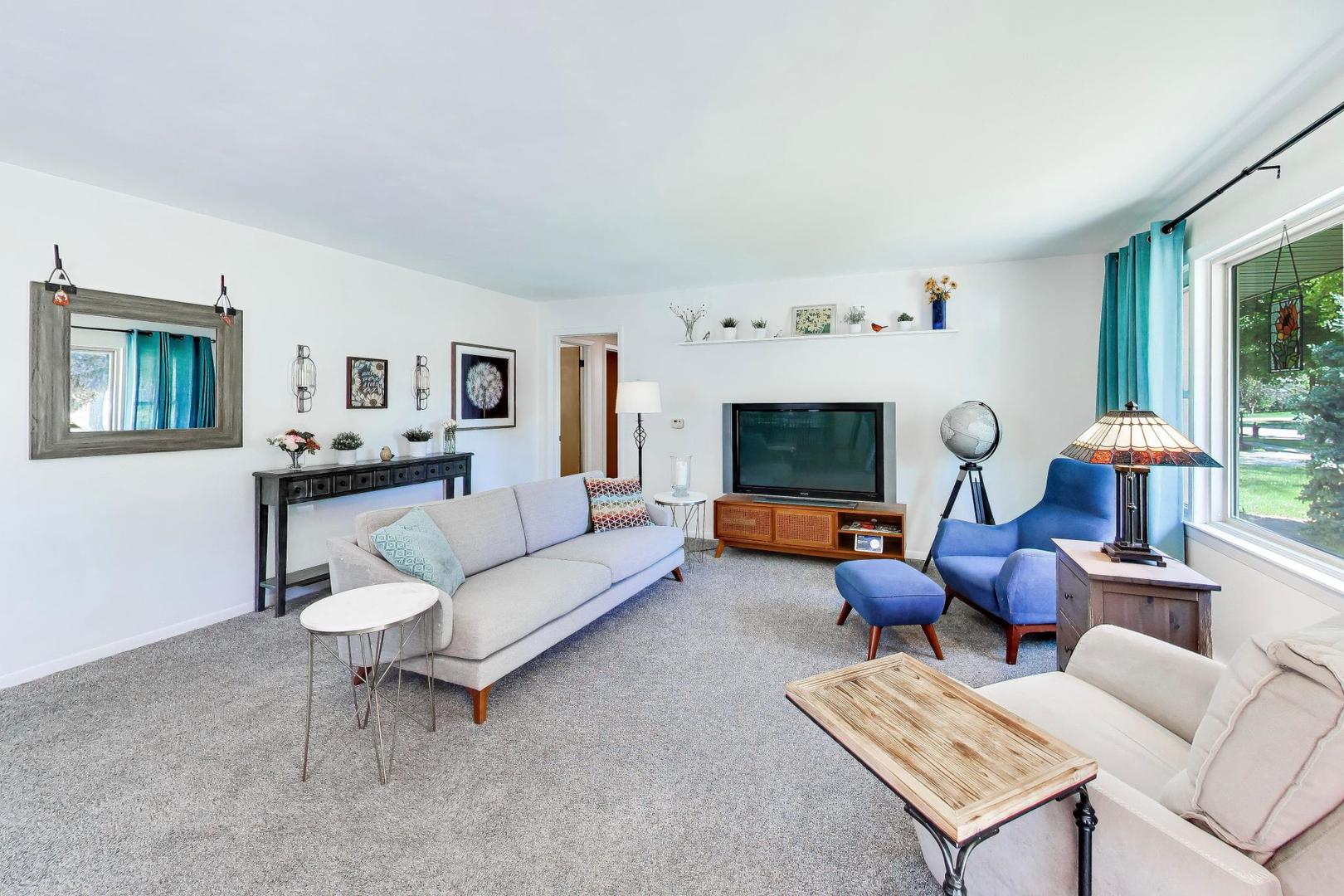 210 N 2nd Avenue, Villa Park, IL 60181