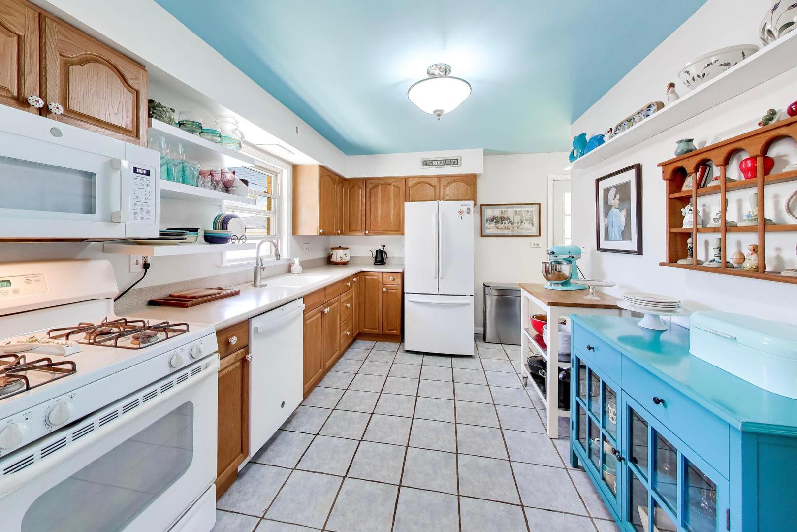 210 N 2nd Avenue, Villa Park, IL 60181