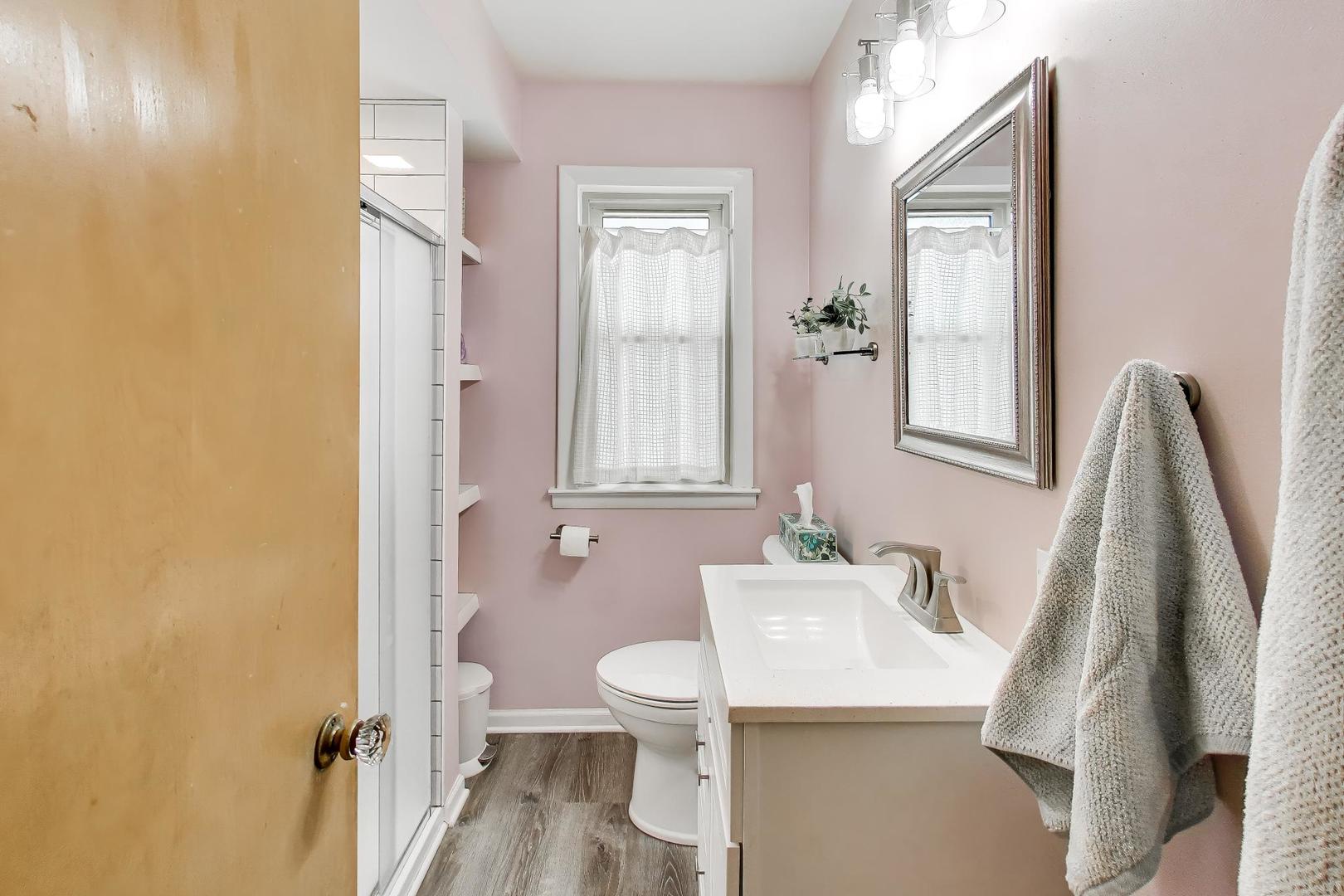 210 N 2nd Avenue, Villa Park, IL 60181