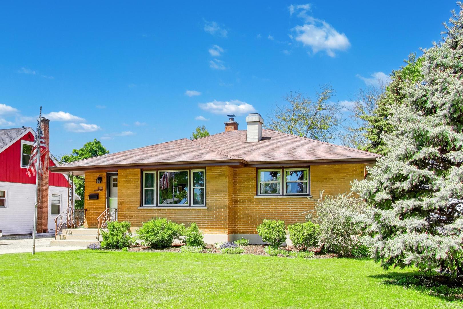210 N 2nd Avenue, Villa Park, IL 60181