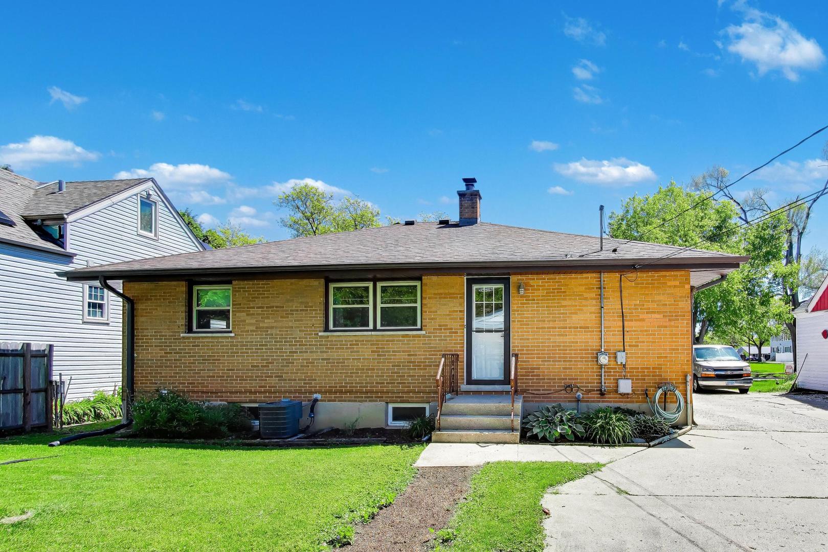 210 N 2nd Avenue, Villa Park, IL 60181