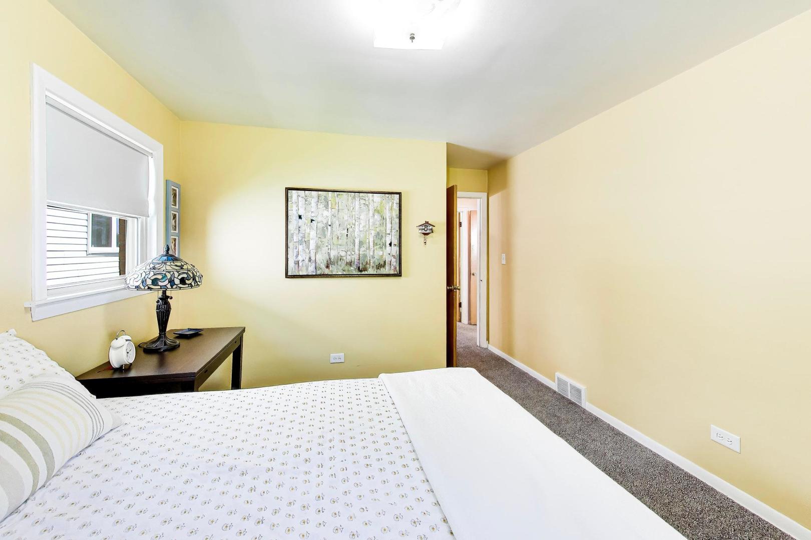 210 N 2nd Avenue, Villa Park, IL 60181