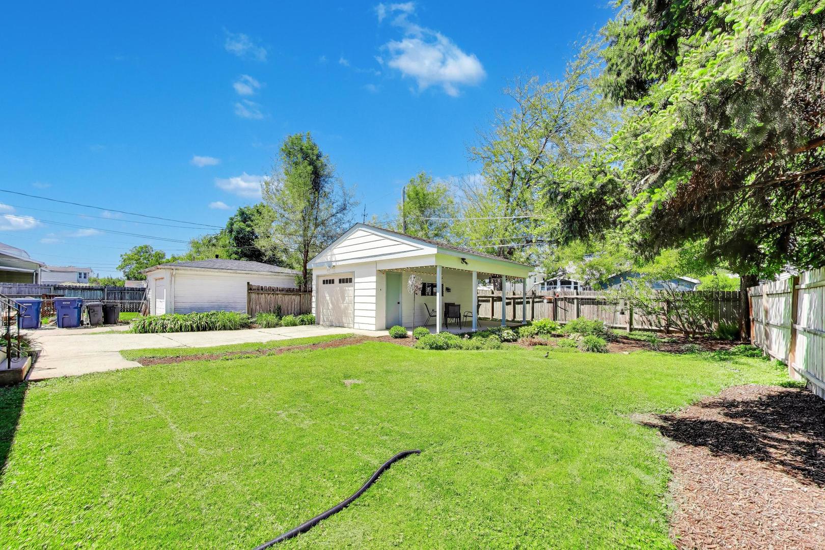 210 N 2nd Avenue, Villa Park, IL 60181