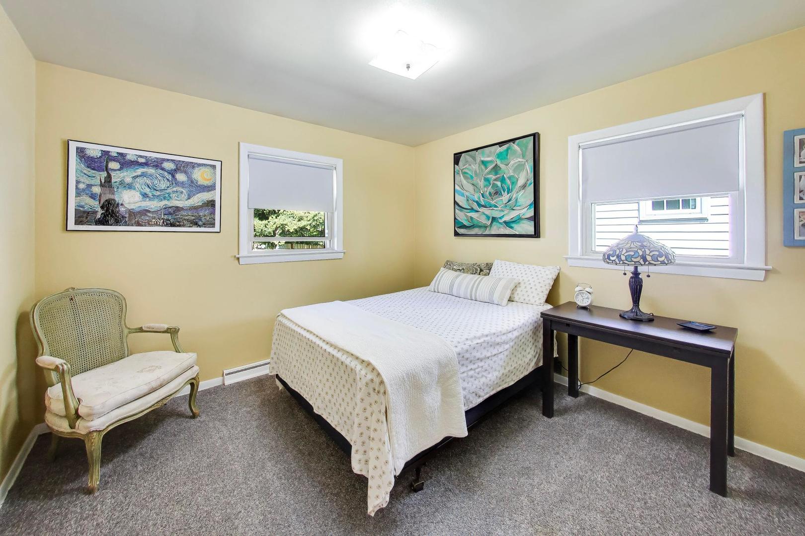 210 N 2nd Avenue, Villa Park, IL 60181