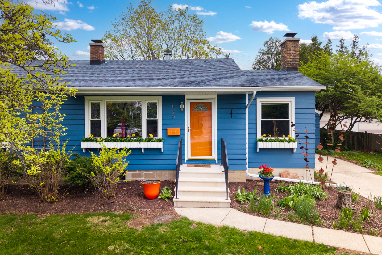 826 N Main Street, Naperville, IL 60563