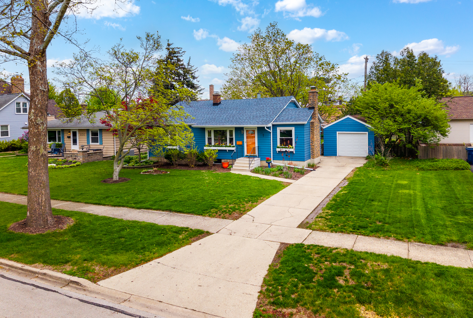 826 N Main Street, Naperville, IL 60563