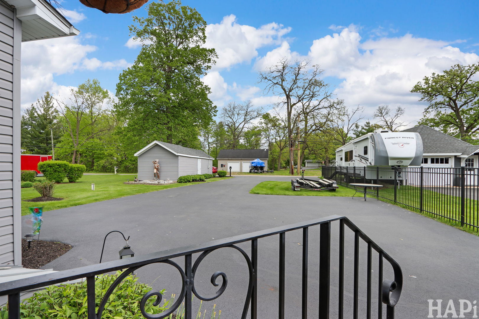 1611 N Woodlawn Park Avenue, McHenry, IL 60051