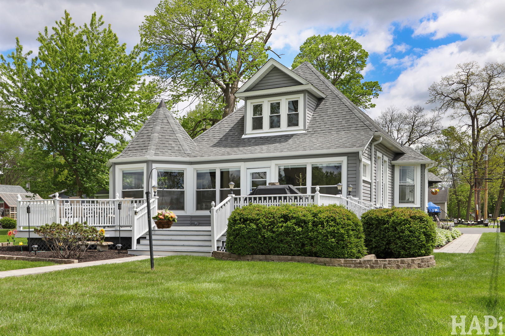 1611 N Woodlawn Park Avenue, McHenry, IL 60051