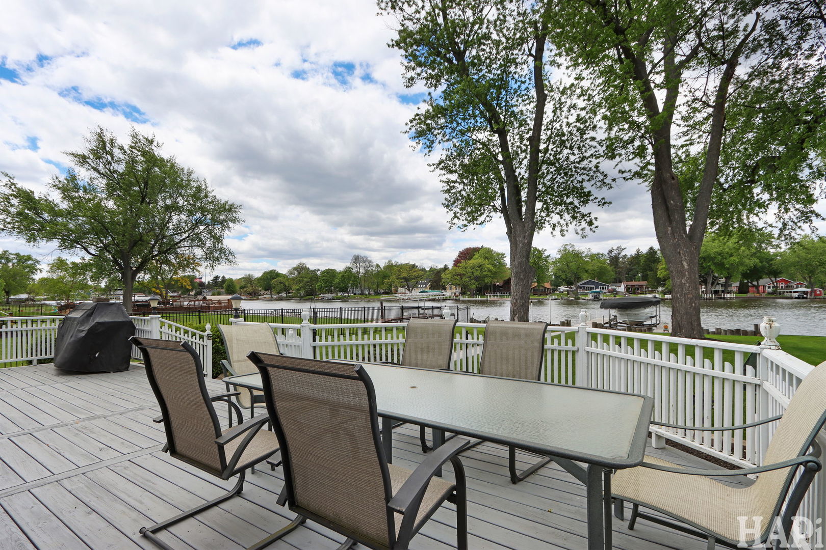 1611 N Woodlawn Park Avenue, McHenry, IL 60051