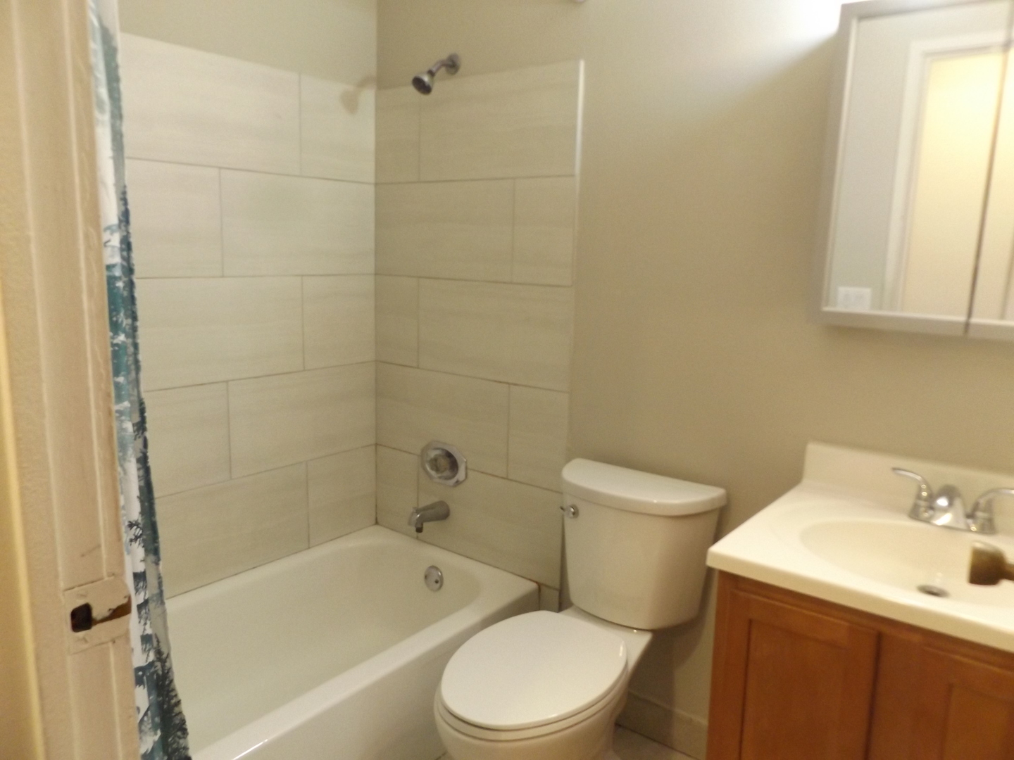 710 W Huntington Commons Road #3A, Mount Prospect, IL 60056