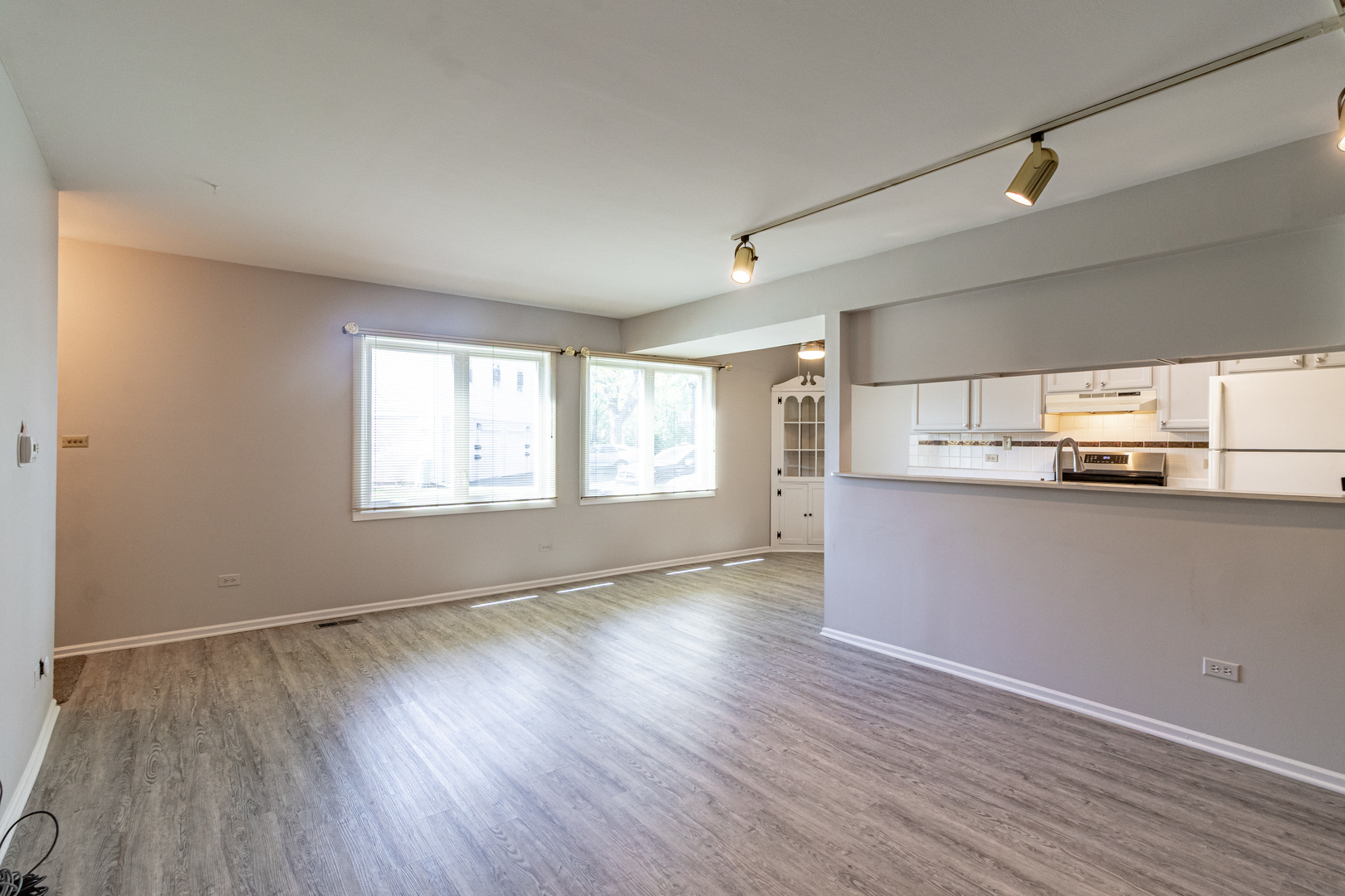 414 INVERRARY Lane #414, Deerfield, IL 60015