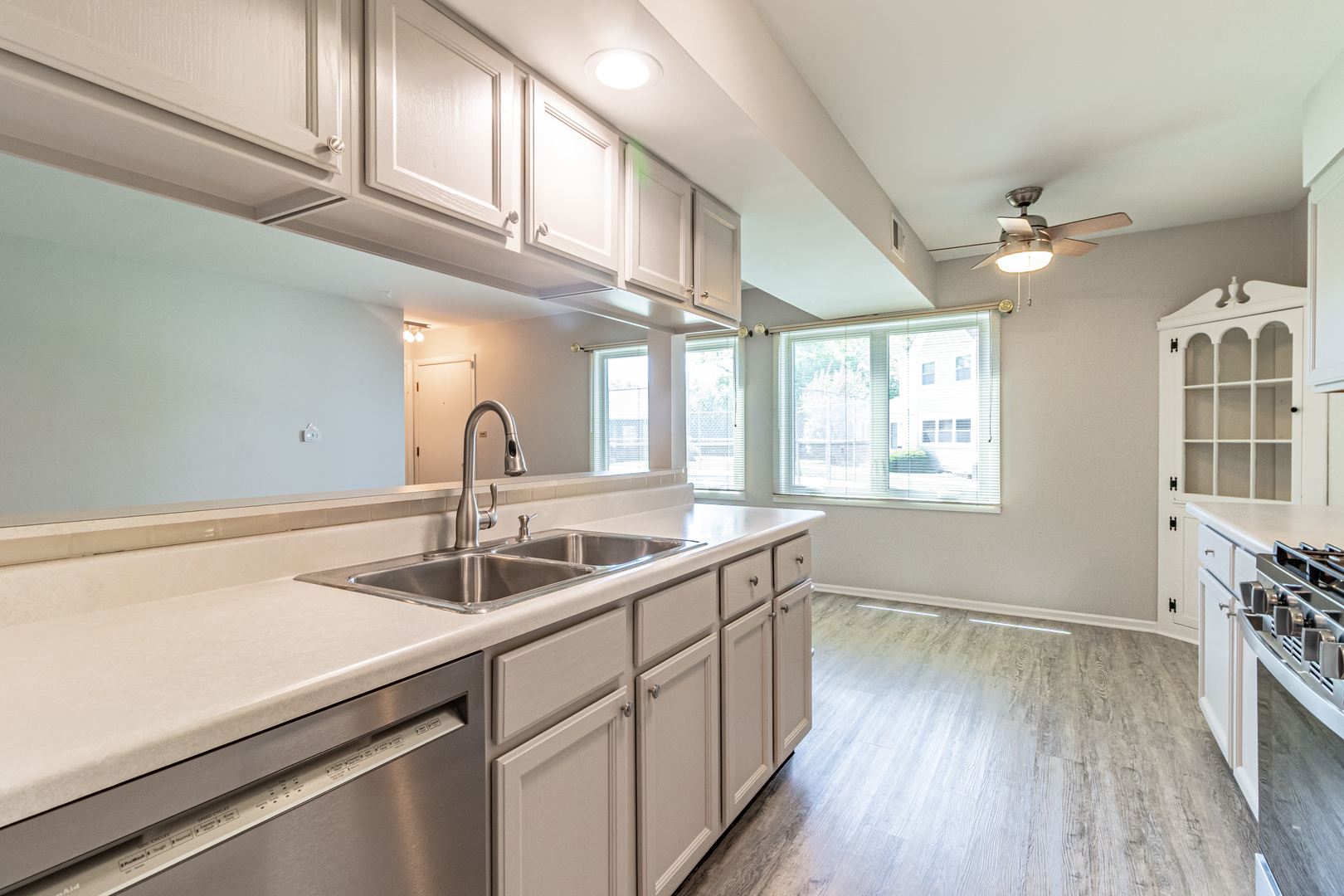 414 INVERRARY Lane #414, Deerfield, IL 60015