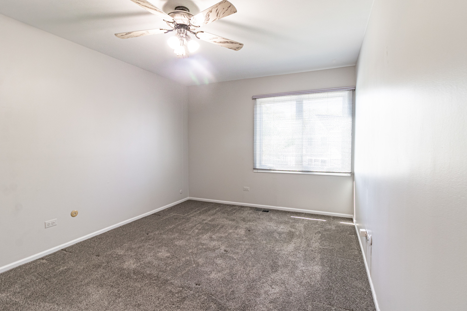 414 INVERRARY Lane #414, Deerfield, IL 60015
