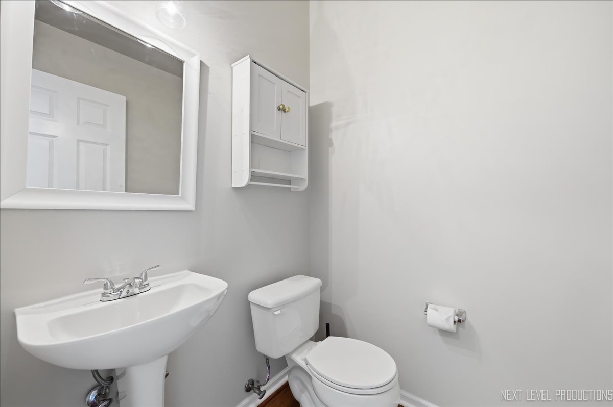 2940 White Thorn Circle, Naperville, IL 60564