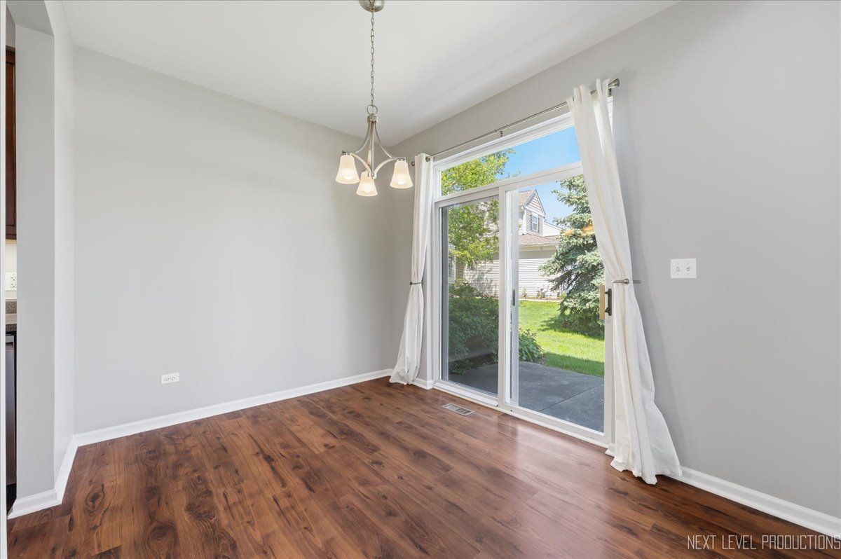 2940 White Thorn Circle, Naperville, IL 60564