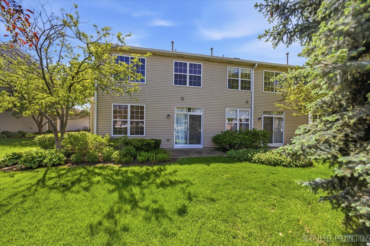 2940 White Thorn Circle, Naperville, IL 60564