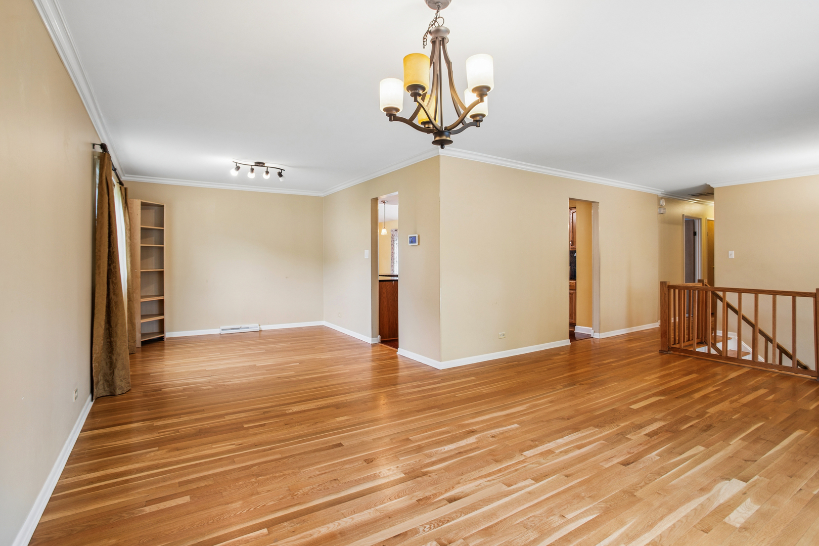 1062 E Williams Drive, Palatine, IL 60074