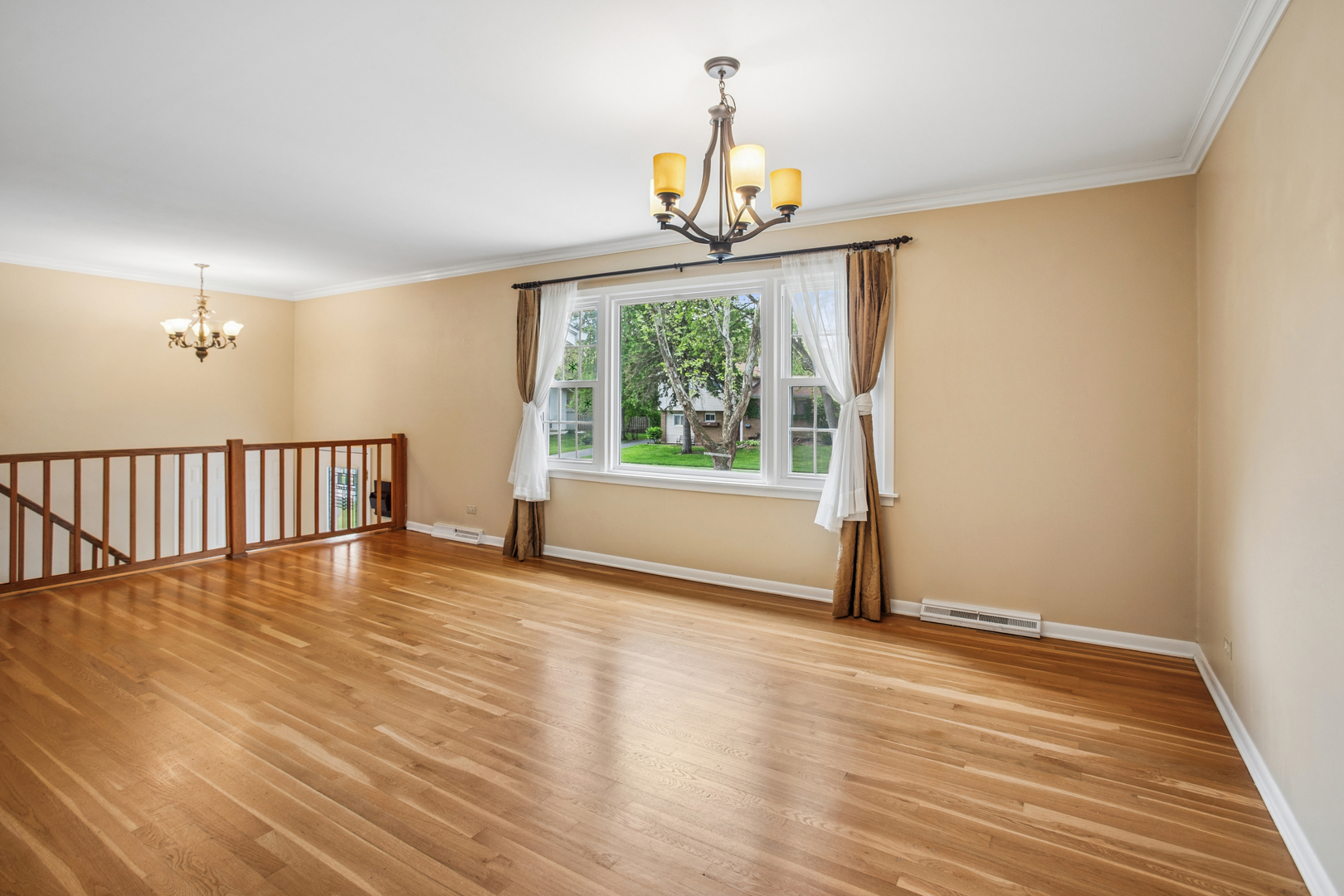 1062 E Williams Drive, Palatine, IL 60074