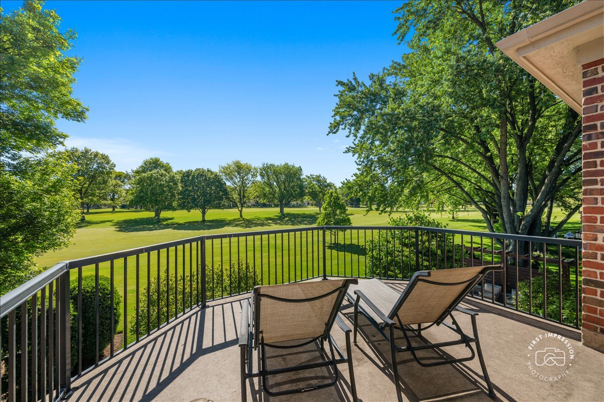 1116 Heatherton Drive, Naperville, IL 60563