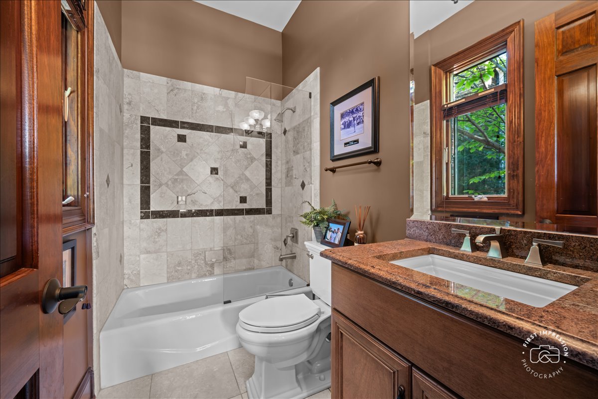 1116 Heatherton Drive, Naperville, IL 60563
