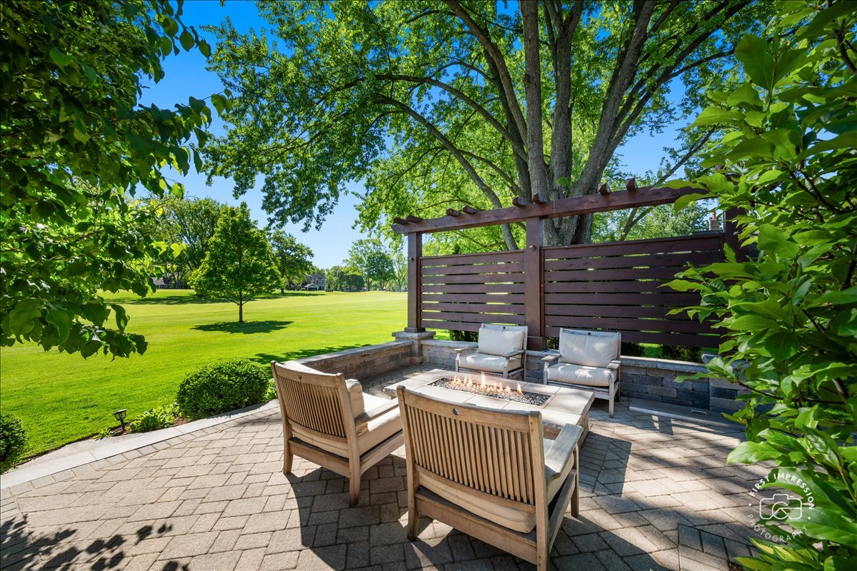 1116 Heatherton Drive, Naperville, IL 60563