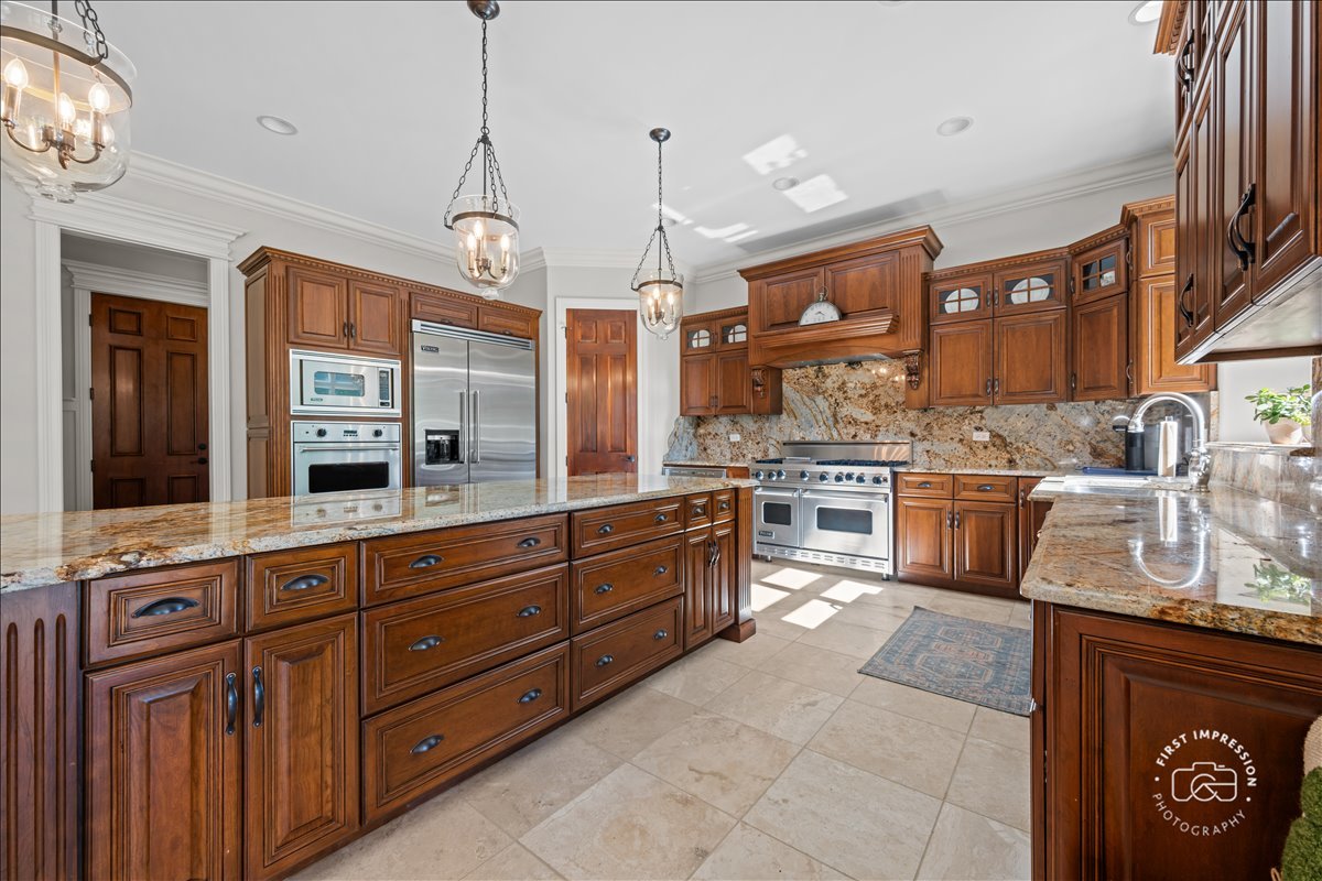 1116 Heatherton Drive, Naperville, IL 60563