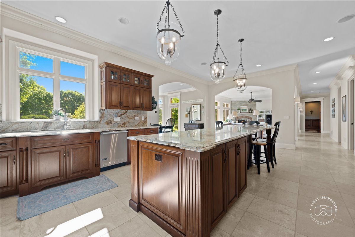 1116 Heatherton Drive, Naperville, IL 60563
