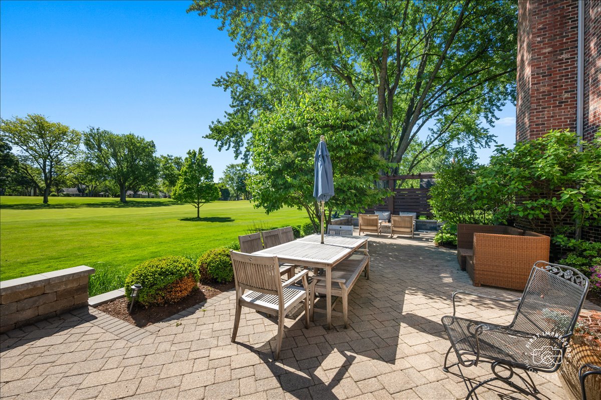 1116 Heatherton Drive, Naperville, IL 60563